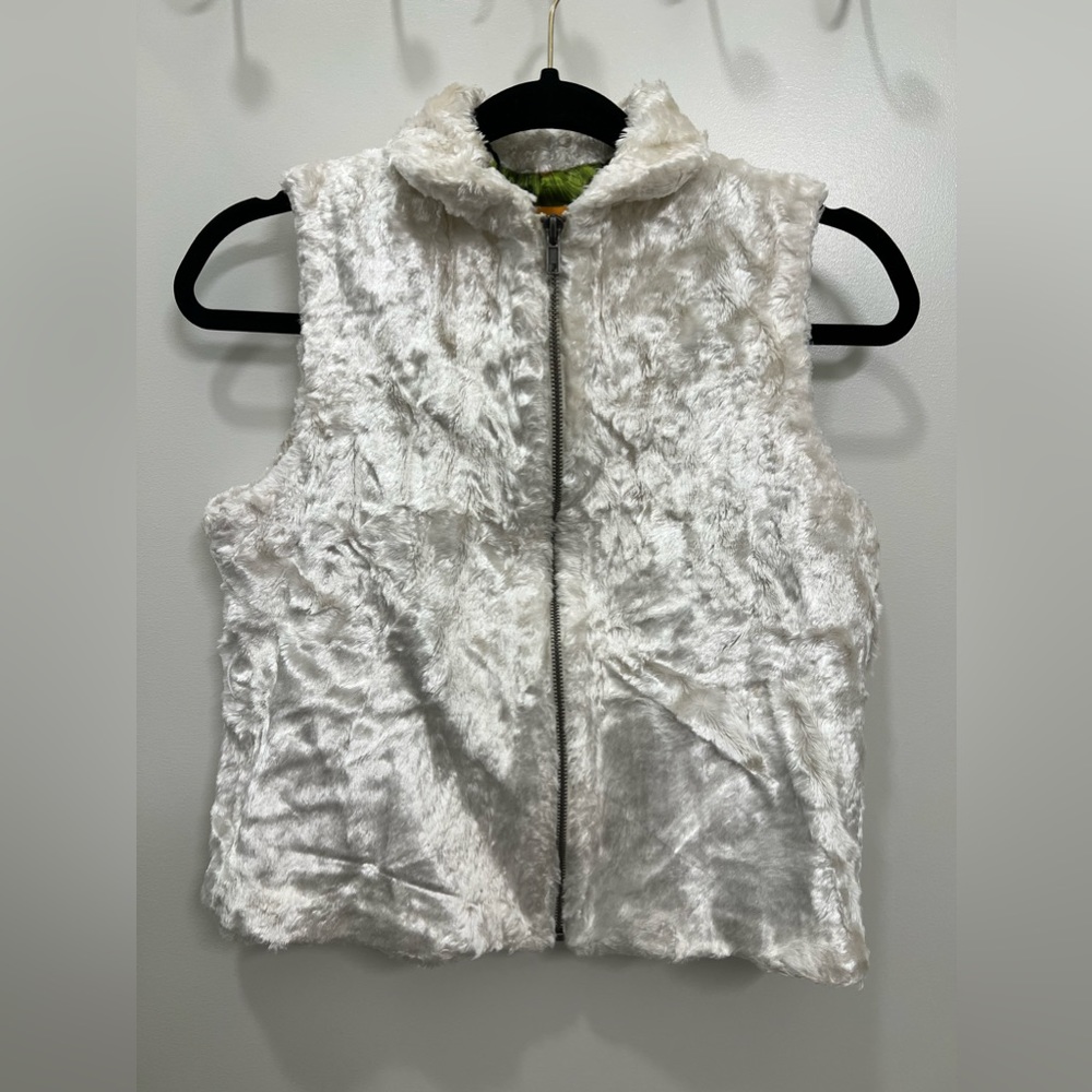 Tulle White Faux Fur Zip Up Vest